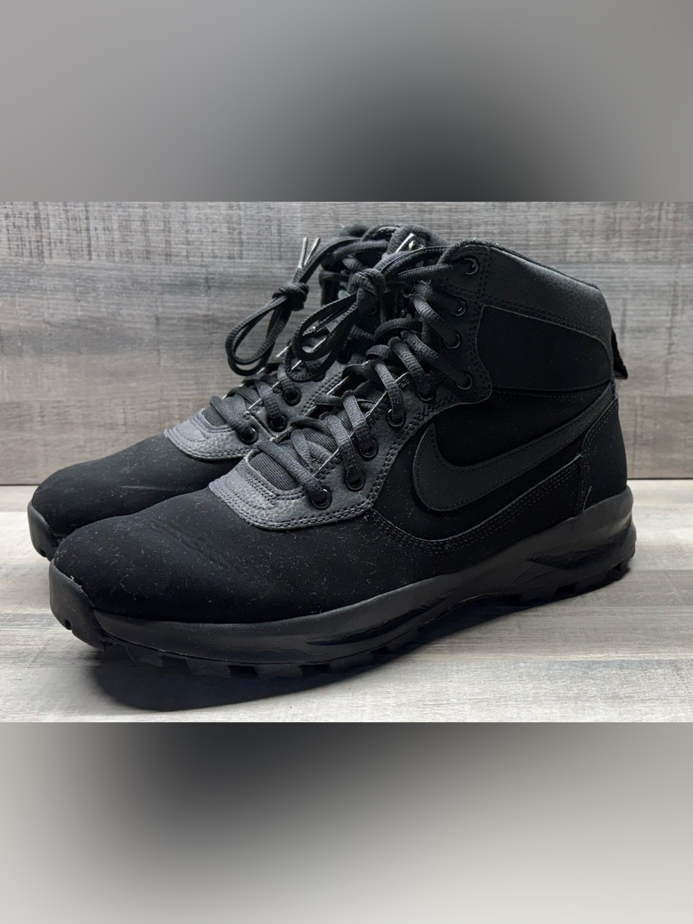 Nike Manoadome Triple Black Boots Men’s 10.5 Hiking 844358-003